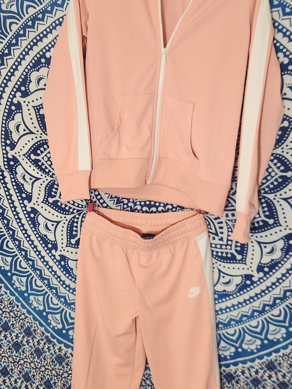 Nike Women’s Pink Full-Zip Jacket - Picture 6 of 10